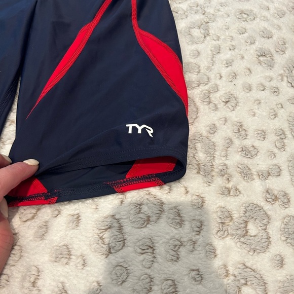 NWT TYR Men’s Training Swimsuit Size 36 - Picture 2 of 8